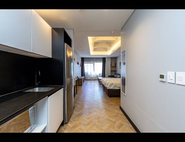 0.5 BEDROOM APARTMENT TO LET IN CAPE TOWN CITY CENTRE